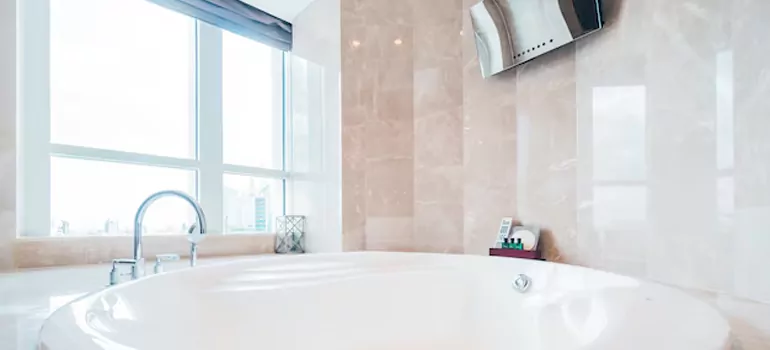 Bathroom Window Coverings in Deltona, FL