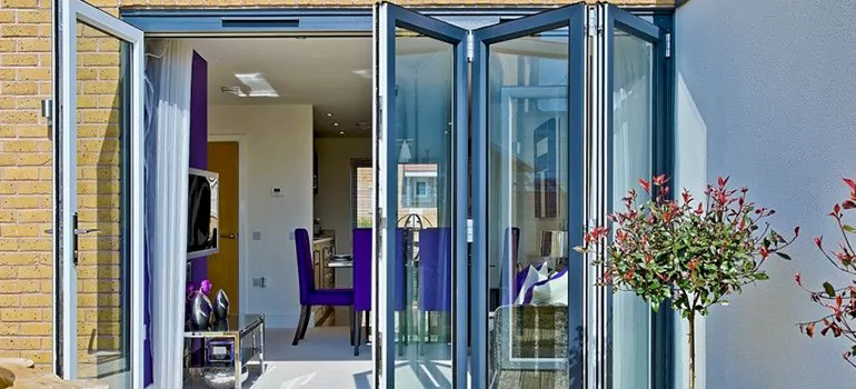 Commercial Door Glass Repair in Deltona, FL